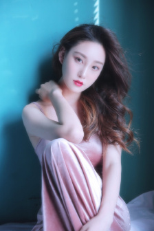 解开美女的内衣